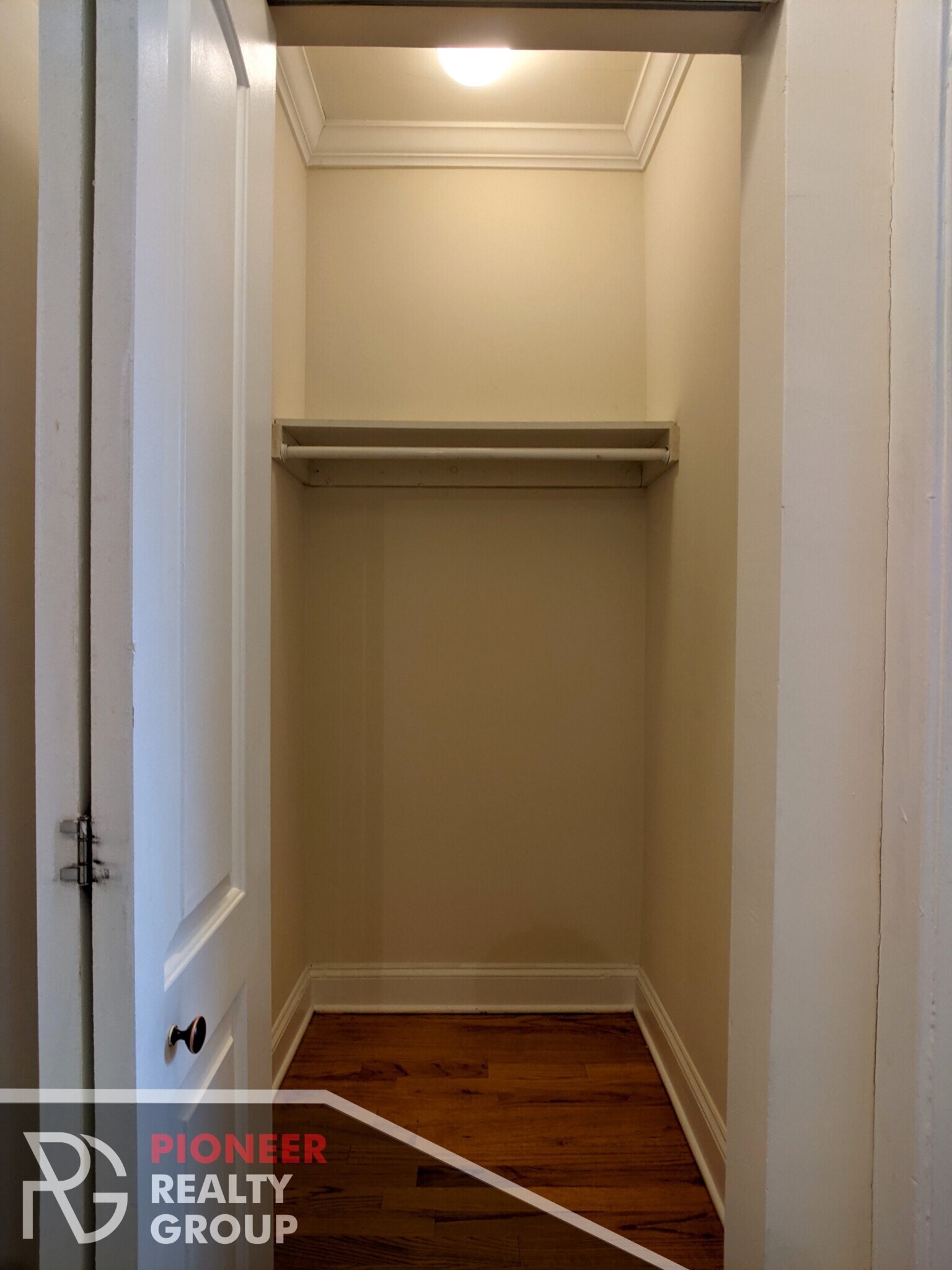 Building Photo - 4616 N Paulina St