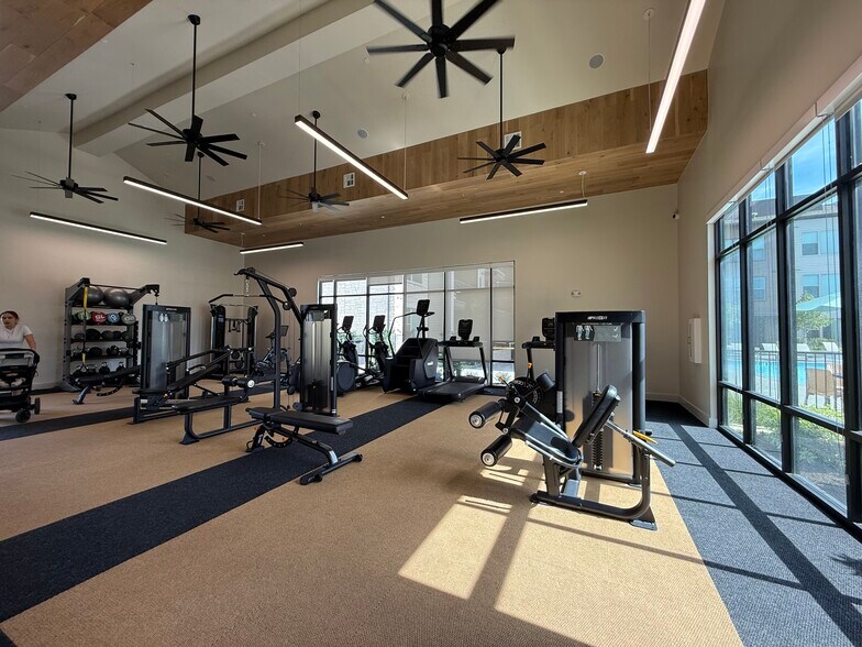 Building Photo - 3144 Gorge Way