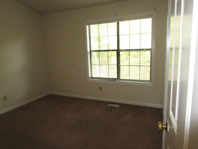 Building Photo - 645 Archdale Dr