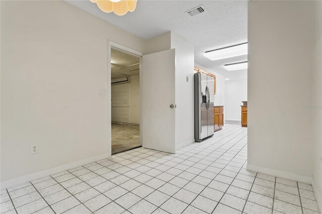 Building Photo - 3612 Biscayne Dr