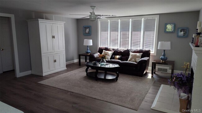 Building Photo - 1 Washington Ave E