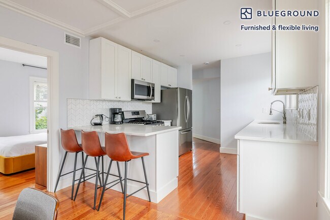 Building Photo - 1008 Winthrop Ave