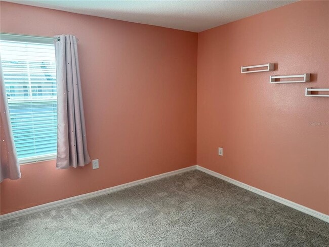 Building Photo - 253 Mandovi St