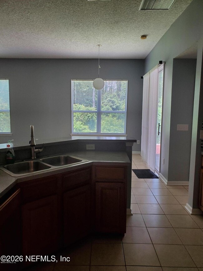 Building Photo - 1042 Briarcreek Rd