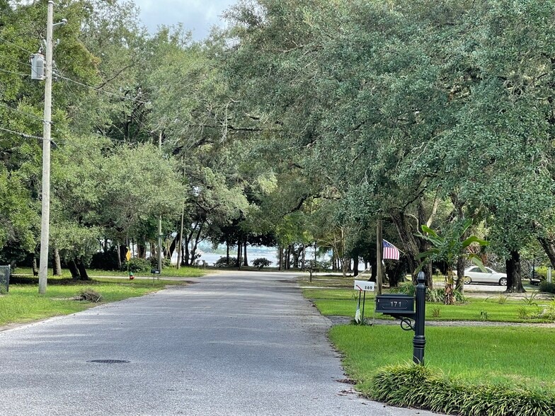 Building Photo - 173 Grandview Ave