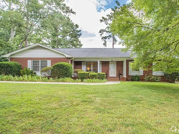 Building Photo - 245 Country Club Dr