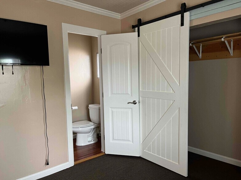 Building Photo - 3085 Roosevelt St