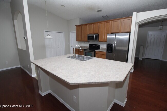 Building Photo - 3291 San Jose Ave SE