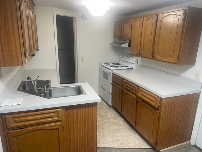 Building Photo - 20 Latham Ct