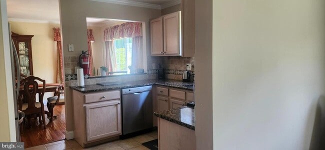 Building Photo - 2 Marchesi Dr