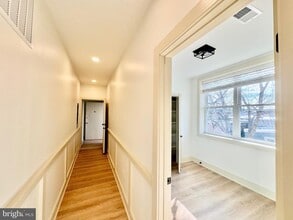 Building Photo - 1802 11th St NW