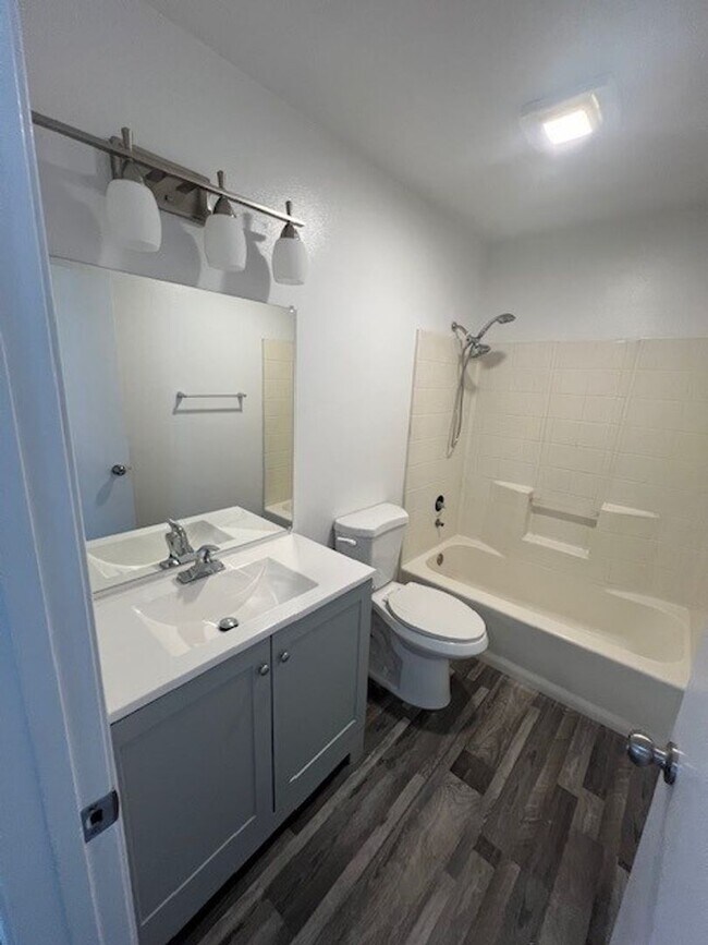 Building Photo - 1110 W 163rd St