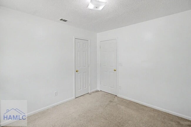 Building Photo - 342 Sheila Dr