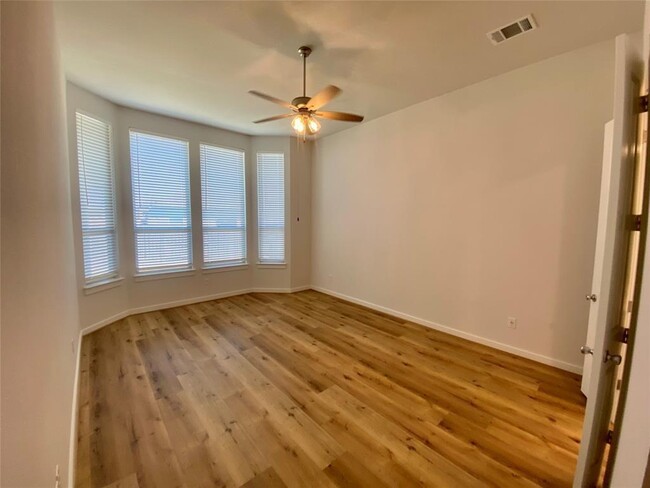 Building Photo - 255 Nautical Lp