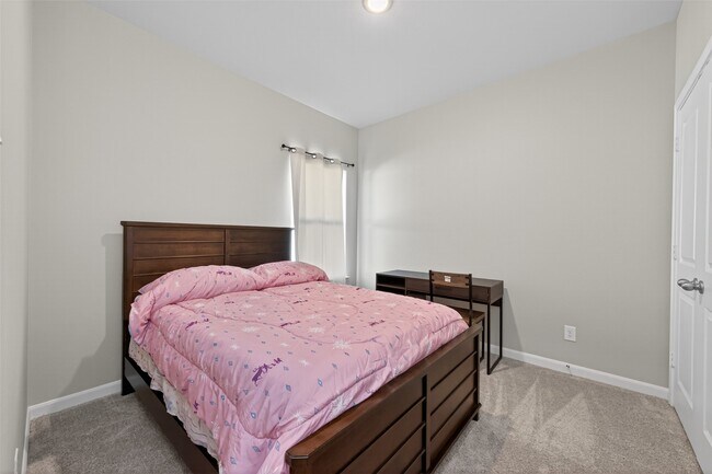 Building Photo - 2320 Cedar Pl Dr