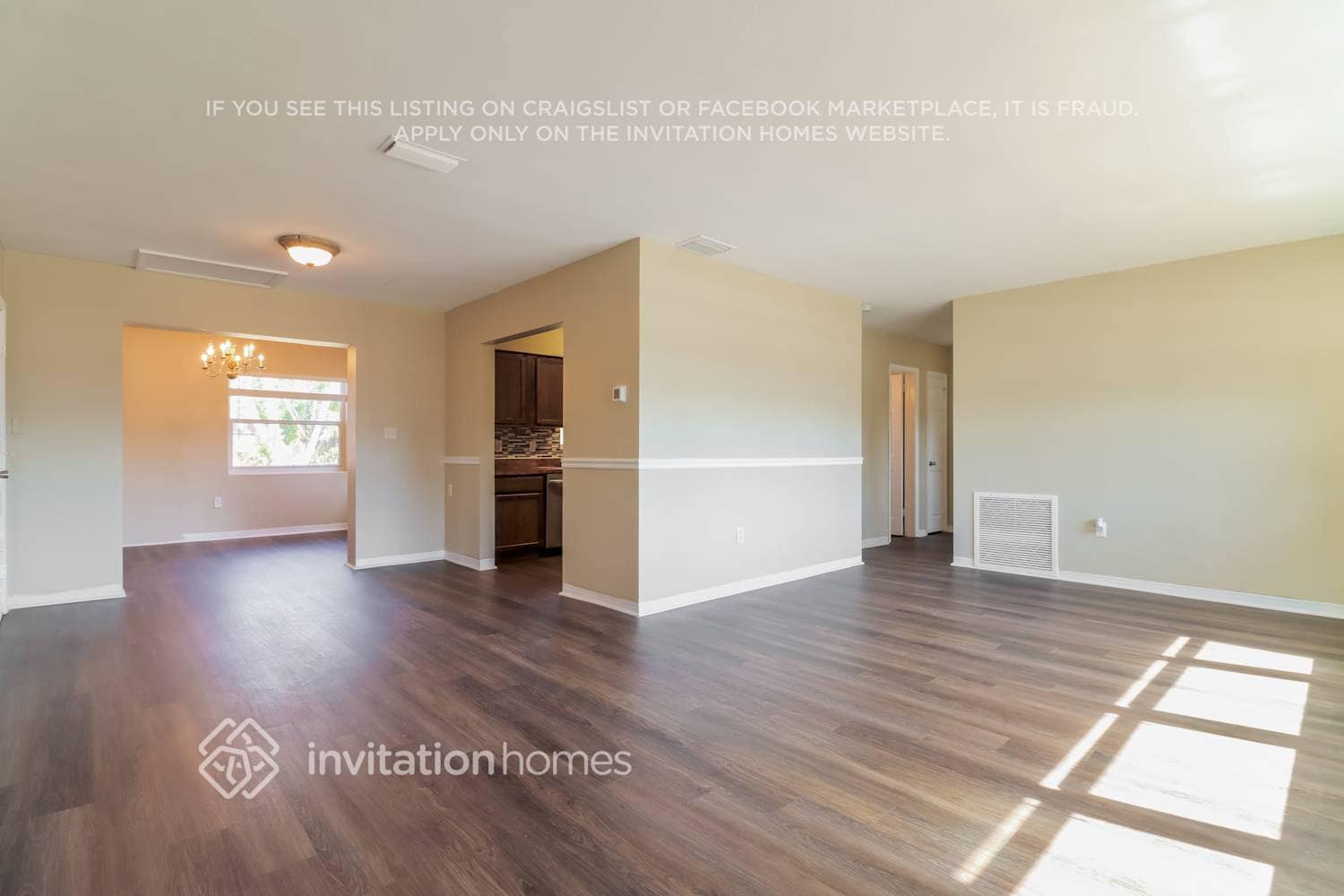 Building Photo - 8541 Jacaranda Ave