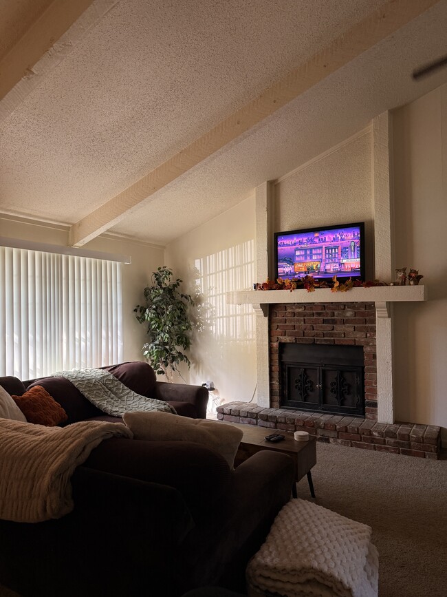 Primary Photo - 2837 E Monroe Terrace