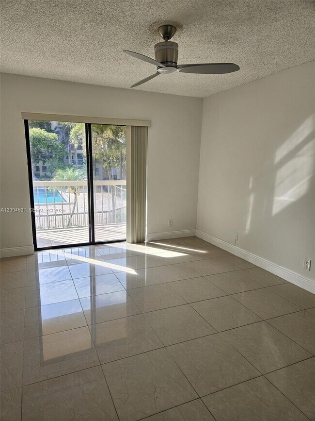 Building Photo - 8160 Geneva Ct