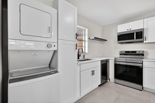 Building Photo - 846 Salem Ln