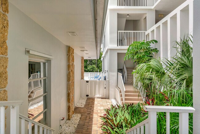 Building Photo - 911 Ocean Dr