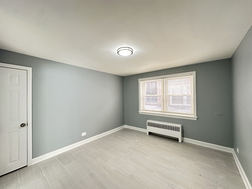 Building Photo - 6721 N California Ave