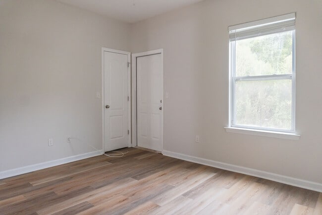 Building Photo - 2016 Corvallis Ave