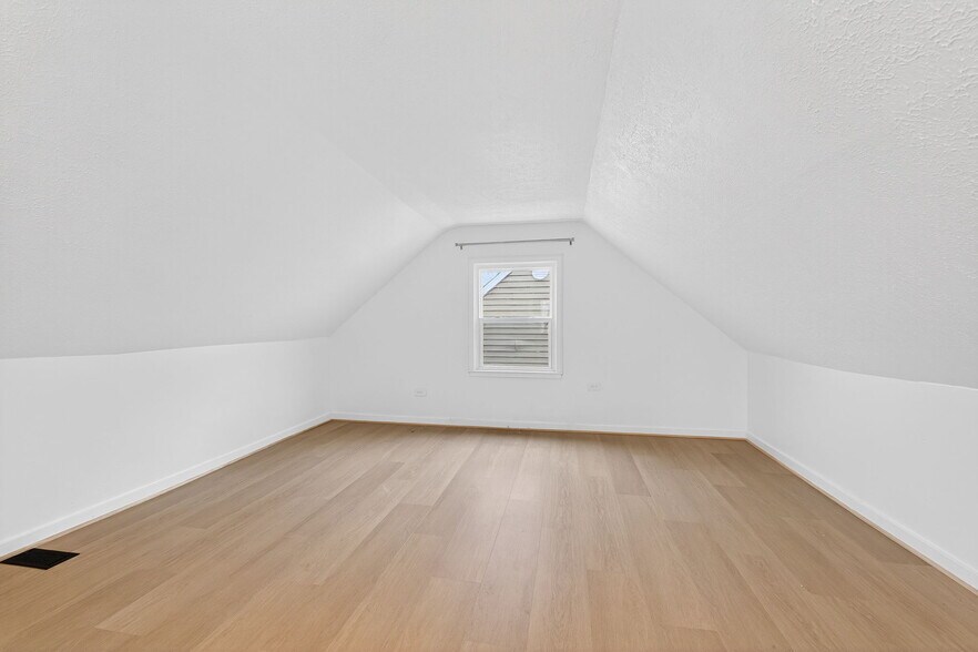 Building Photo - 849 Lyman Ave