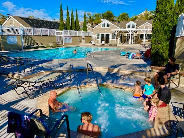 pool and jacuzzi also separate adult jacuzzi - 34134 Selva Rd