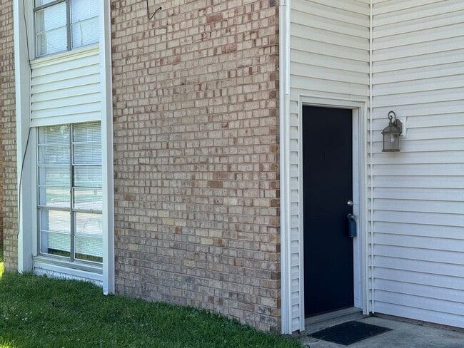 Primary Photo - Great Rental in Denham Springs!