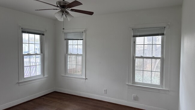 Building Photo - 2839 Topeka St