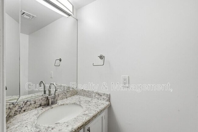 Building Photo - 4397 S Potter Dr