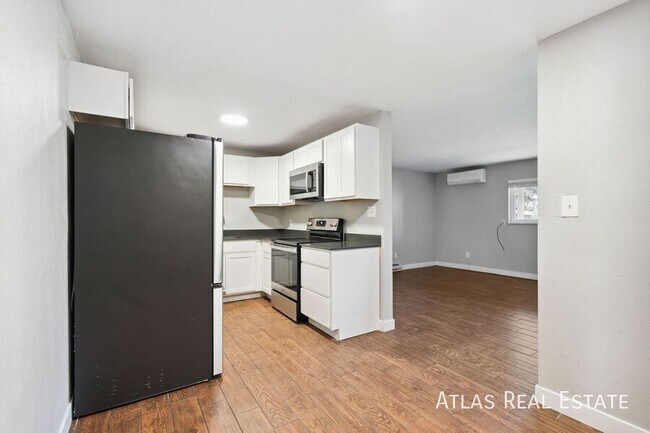 Building Photo - 1705 30th St