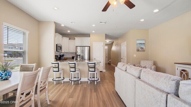 Building Photo - 7467 Shadow Lake Dr