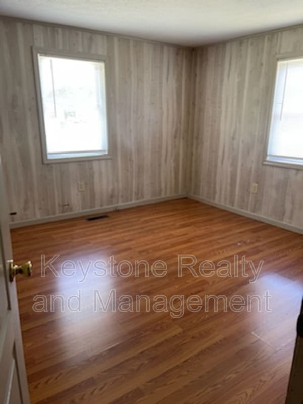 Building Photo - 410 Lucky Debonair St