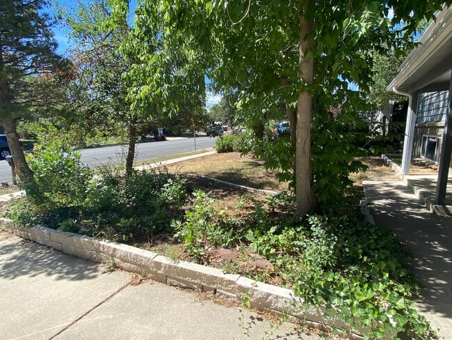 Building Photo - 1475 Chambers Dr