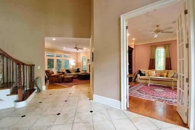 Building Photo - Executive Golf Course Rental in Moores Mil...