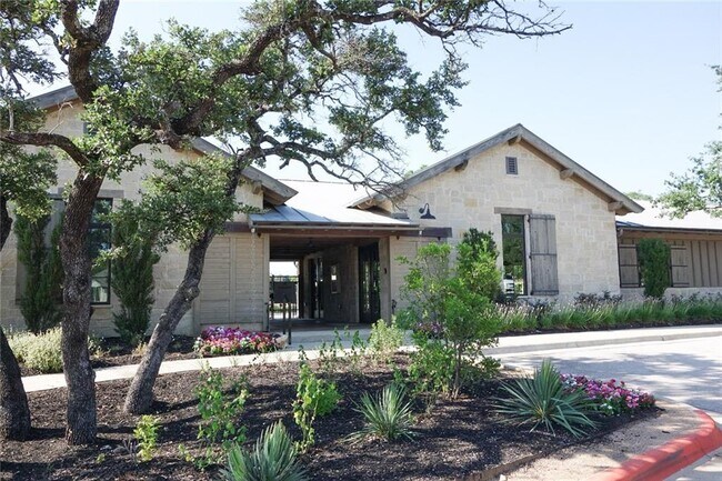 Building Photo - 3745 Bainbridge St