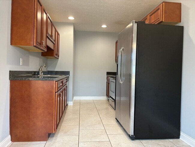 Building Photo - 137 Twin Lakes Dr