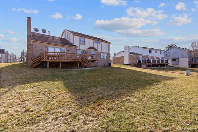 Building Photo - 37701 Fleetwood Dr