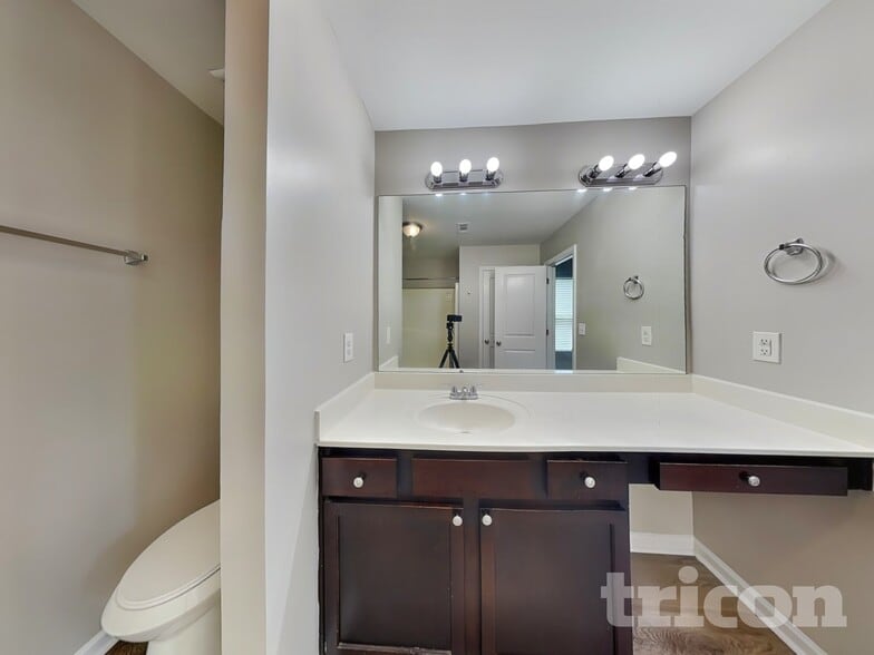 Building Photo - 646 Nonsuch Way