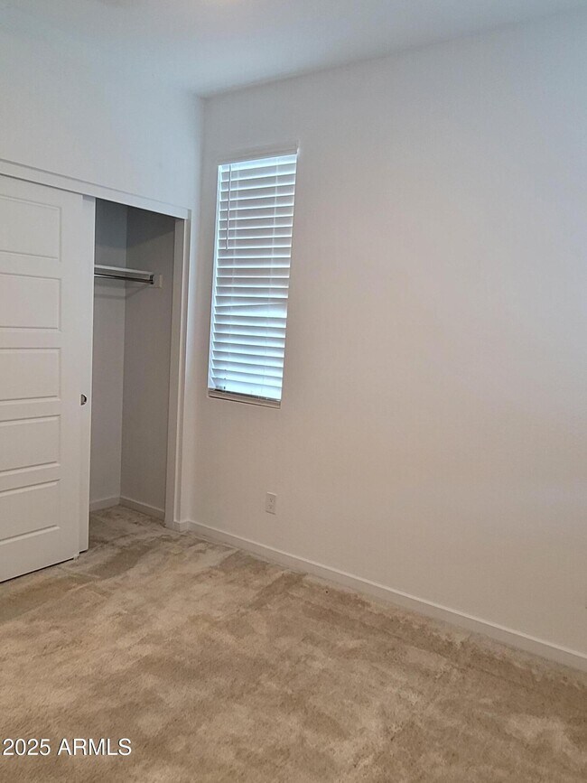 Building Photo - 2754 S Apache Dr