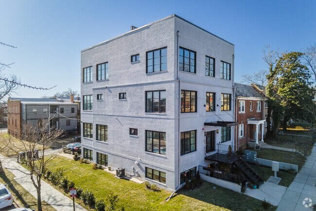Building Photo - 1375 Childress St NE