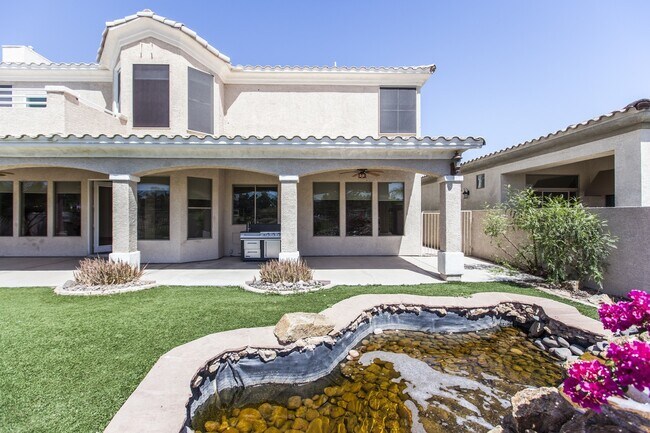 Building Photo - Rhodes Ranch Golf Course View