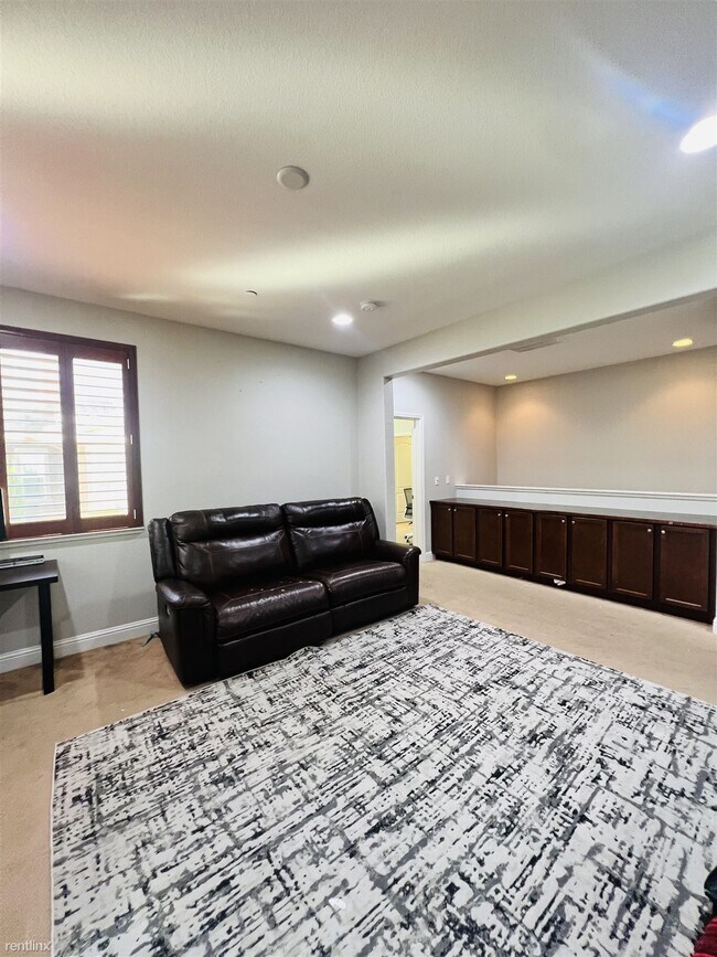 Building Photo - 4 br, 3 bath House - 3084 Vittoria Loop