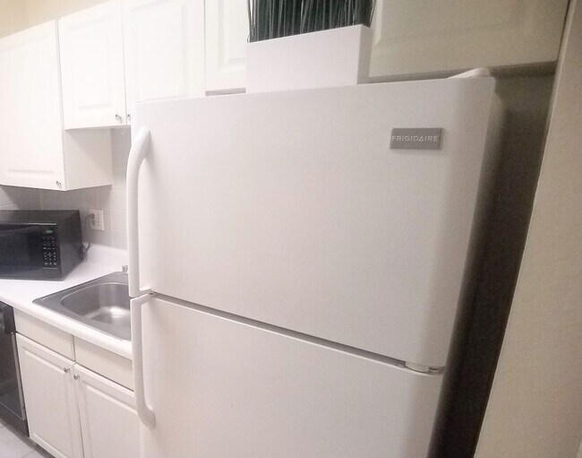 Building Photo - Cozy 1/1 Condo for rent at Wimbledon Park ...