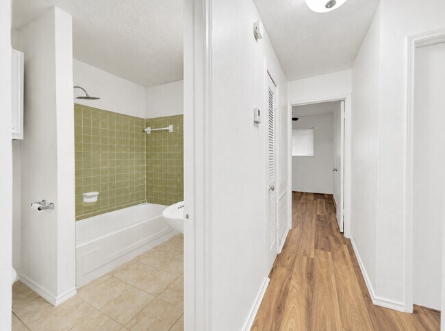 Building Photo - 13517 Castilian Dr