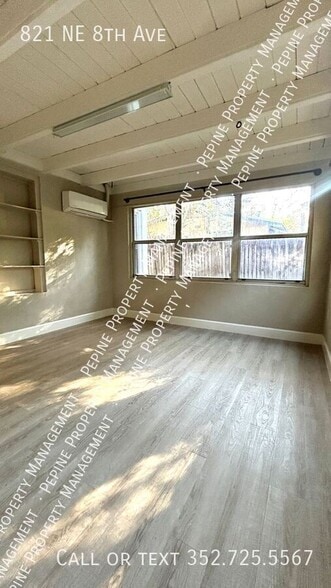 Building Photo - 821 NE 8th Ave