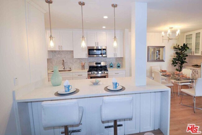 Building Photo - 2021 California Ave