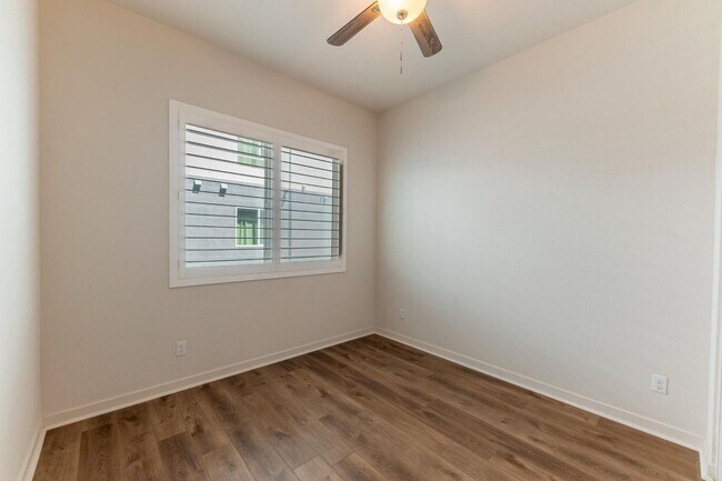 Building Photo - Otay Ranch Two Weeks FREE  3 bd /2 ba Newer Condo w Garage, Laundry + More!
