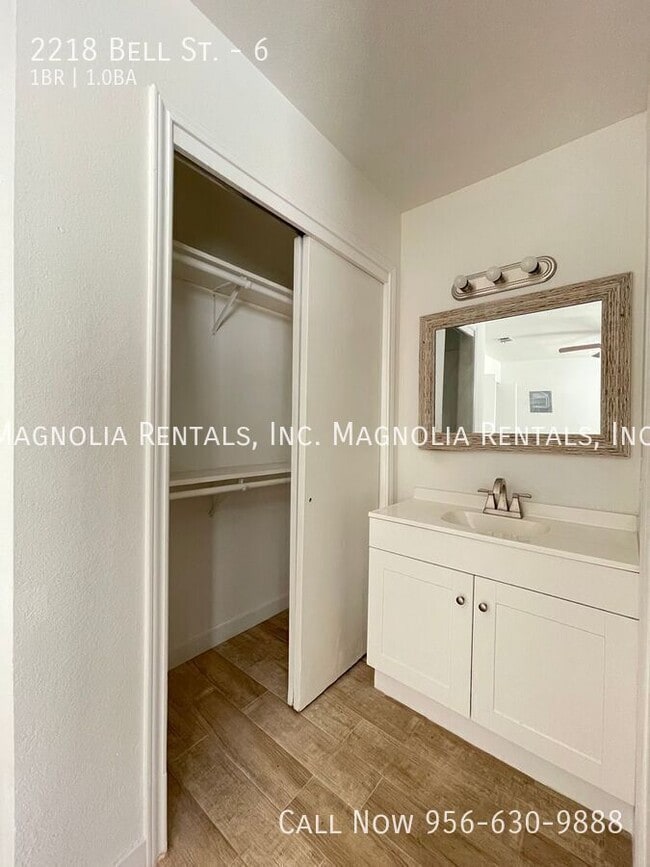 Building Photo - 2218 Bell St